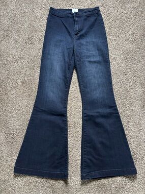 High-Rise Flare Jeans in Dark Indigo